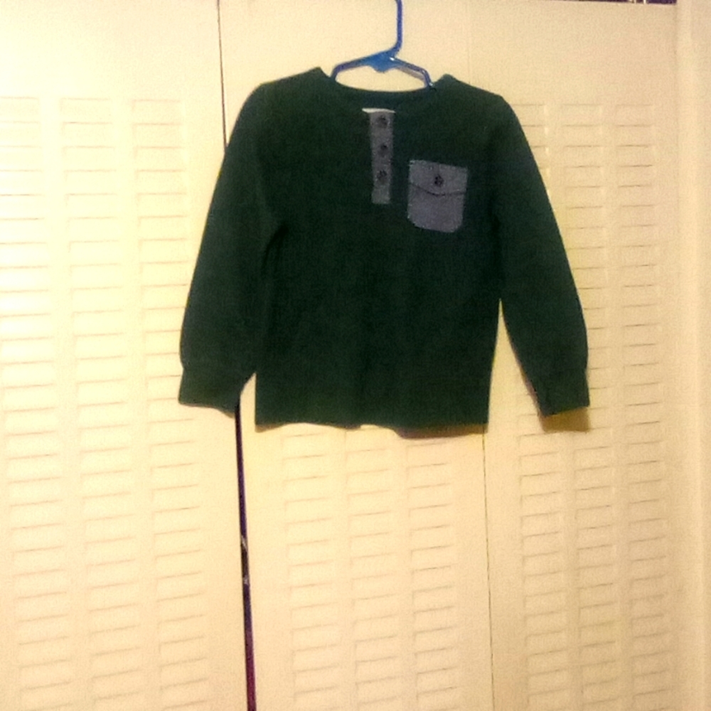 Boys long sleeve sweater, Old Navy 4T dark green with a blue pocket